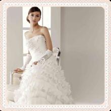 礼服女成人拖尾视频,成人礼服拖尾风采赏析