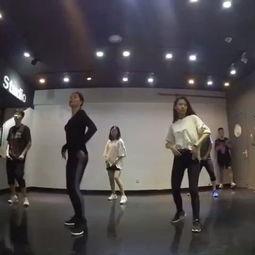 成人舞蹈黑色短裤视频,成人舞蹈黑色短裤风采展示