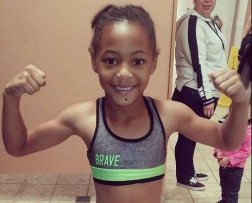 拳击女孩成人训练图片视频,成人训练的激情与力量展现