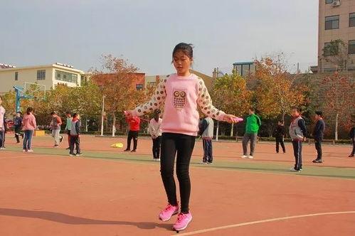 成人冬天跳绳视频,跟随视频轻松塑形