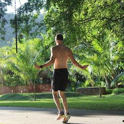 成人冬天跳绳视频,跟随视频轻松塑形