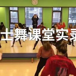 小鸡的舞蹈成人舞蹈视频,从童年萌动到成人风采的舞蹈蜕变