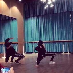 自由舞者成人晚课视频,舞动心灵，释放自我