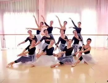 早操成人室内舞蹈视频,早操室内舞蹈视频赏析