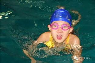 成人游泳结业教学视频,轻松掌握水上技巧