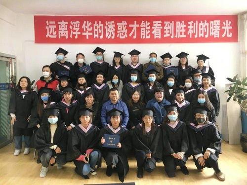 成人大学毕业视频,毕业视频背后的故事与启示