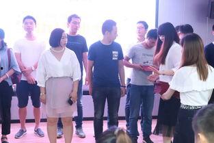 成人大学毕业视频,毕业视频背后的故事与启示