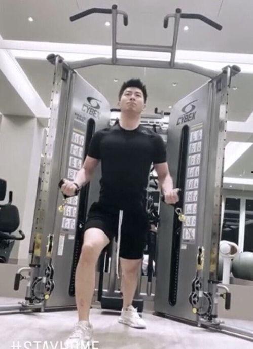 成人半身自动伸缩视频