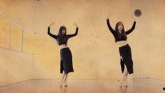 成人舞跳舞视频文案简短,成人舞韵律之旅